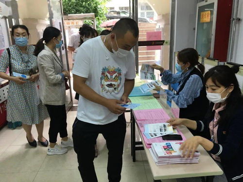 市南區(qū)各小學(xué)開展“四合一”一體化招生入學(xué)服務(wù)與教育咨詢行動